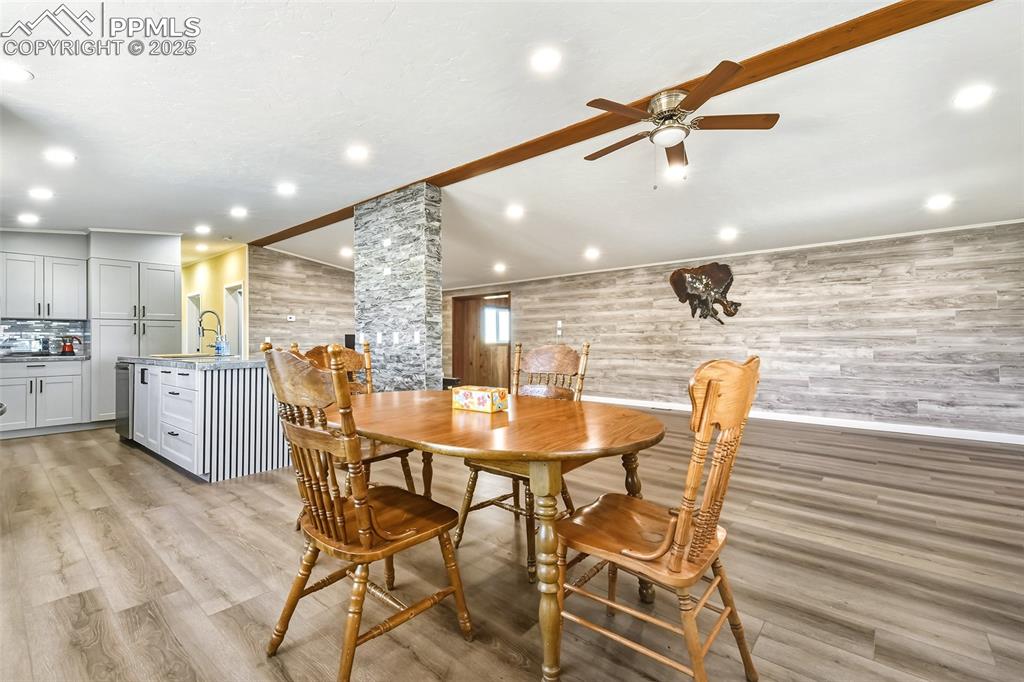 Image 14 of 46: Dining Area