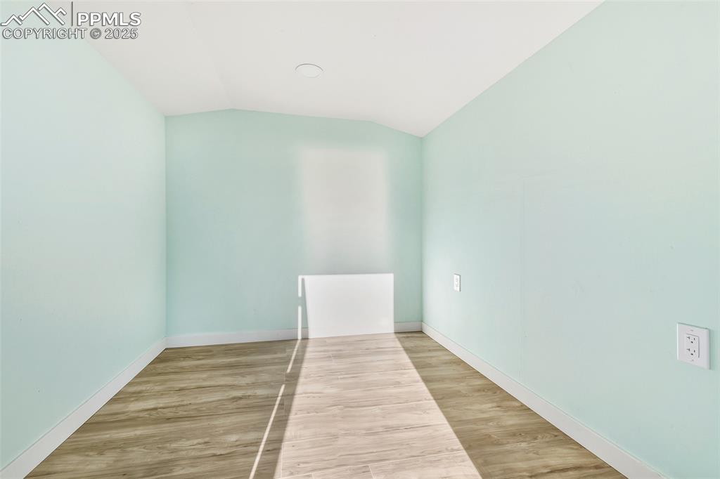 Image 32 of 46: Bedroom 5