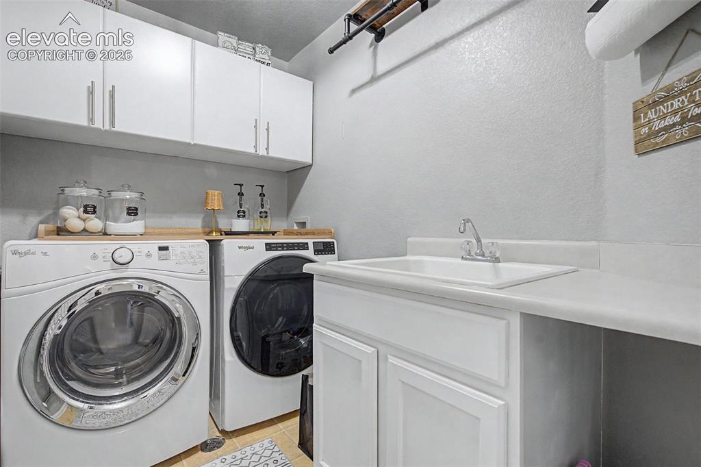 Image 14 of 38: Laundry