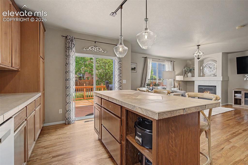 Image 7 of 38: Kitchen
