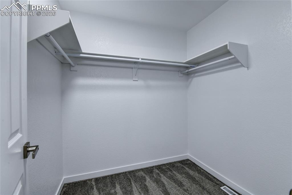 Image 16 of 33: Closet