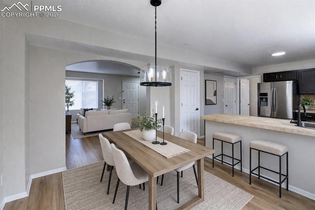 Image 6 of 33: Dining Area