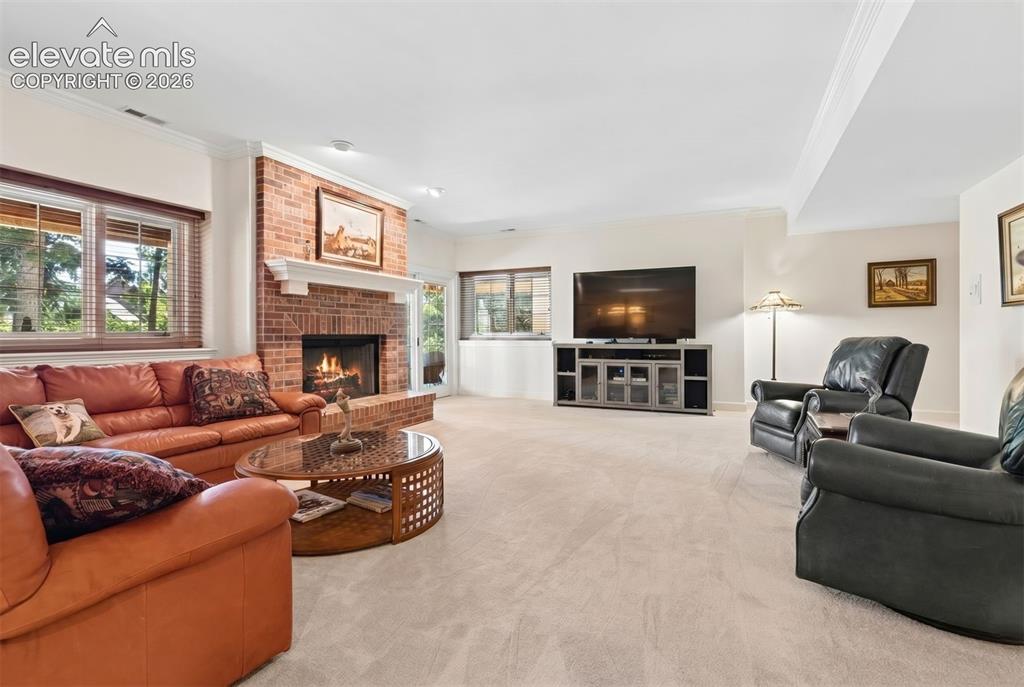 Image 6 of 50: Living Room