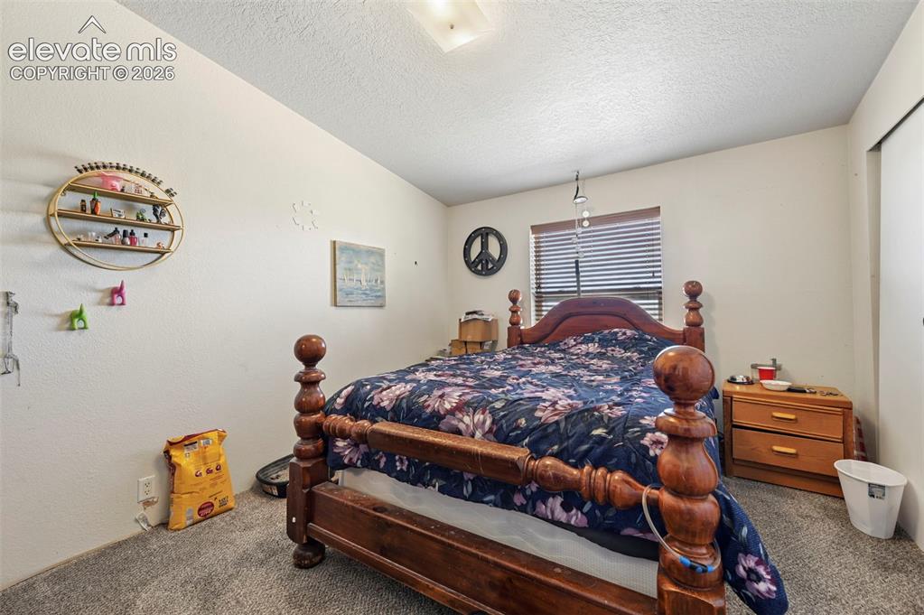 Image 19 of 45: Bedroom
