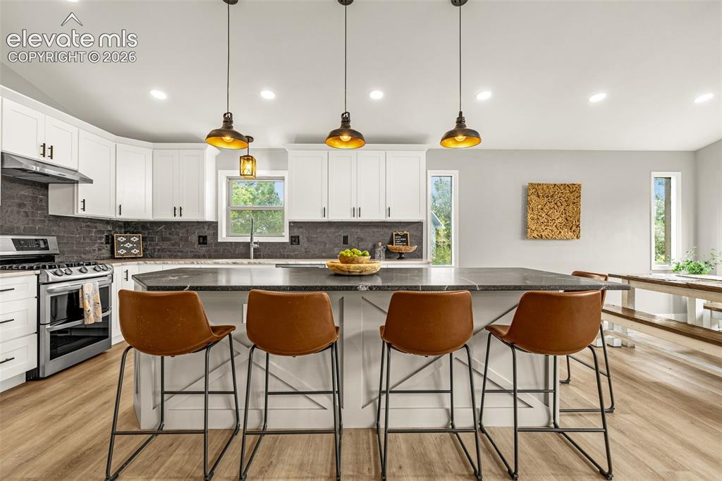 Image 6 of 42: Kitchen