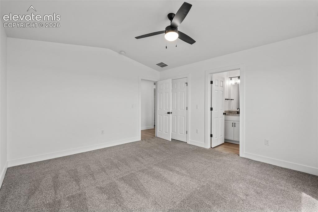 Image 11 of 20: Bedroom