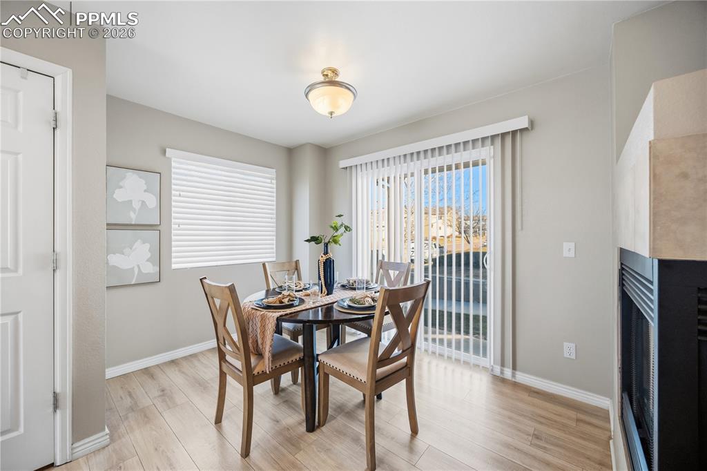 Image 10 of 27: Dining Area