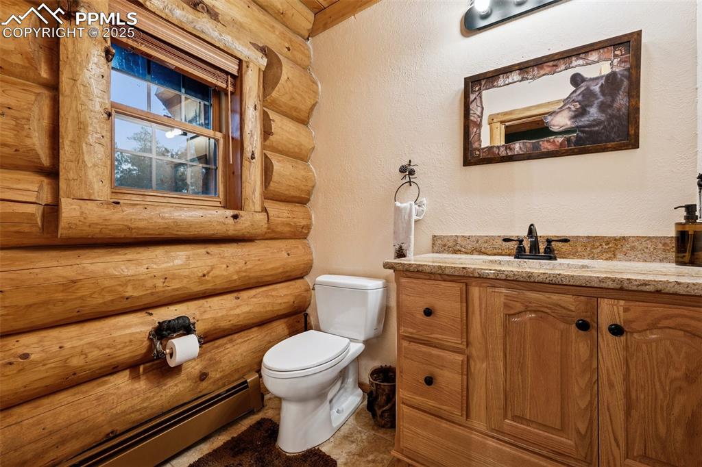 Image 24 of 46: Bathroom