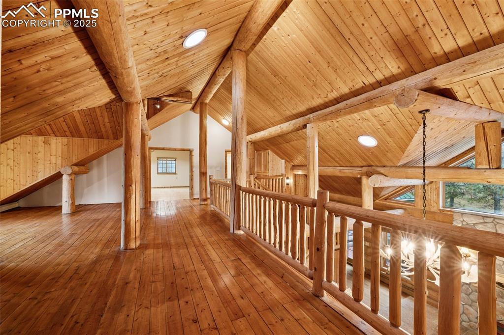 Image 25 of 46: Bonus Room