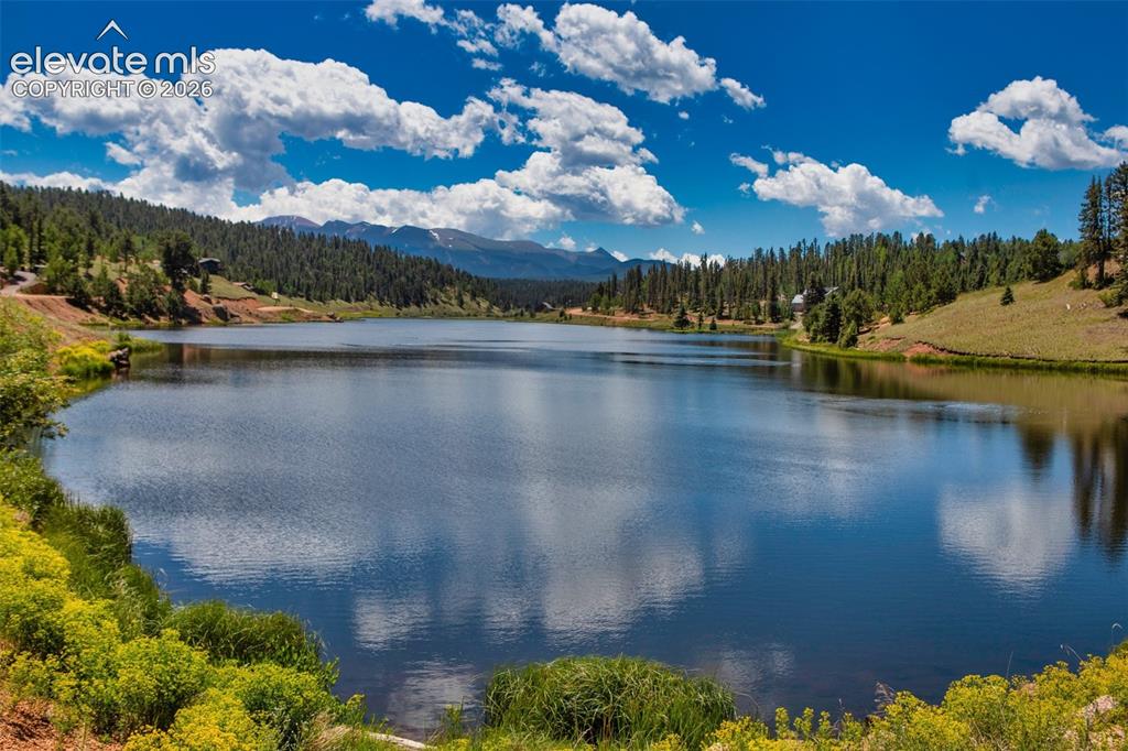 Image 33 of 35: Lake