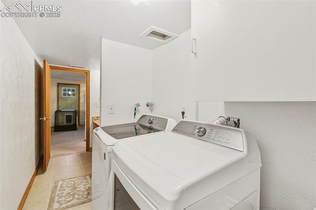 Image 22 of 37: Laundry