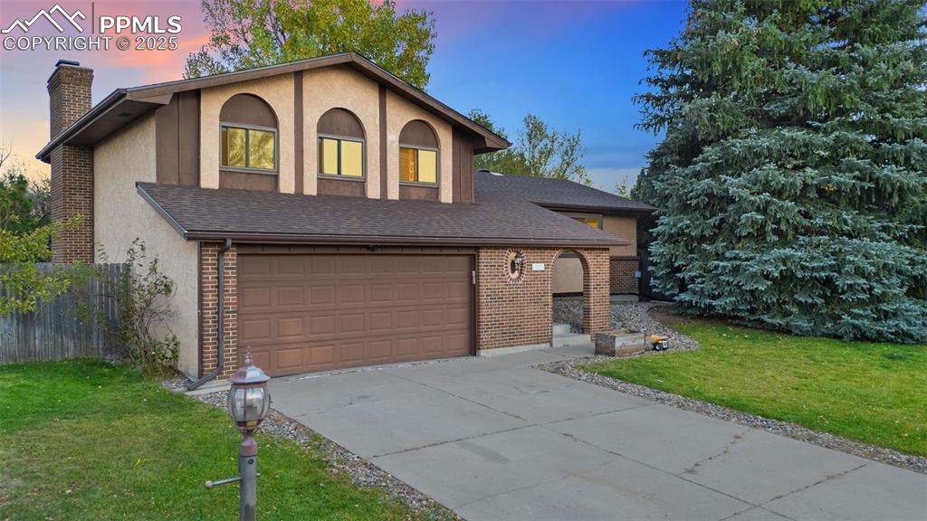 Image 3 of 37: Front of Structure