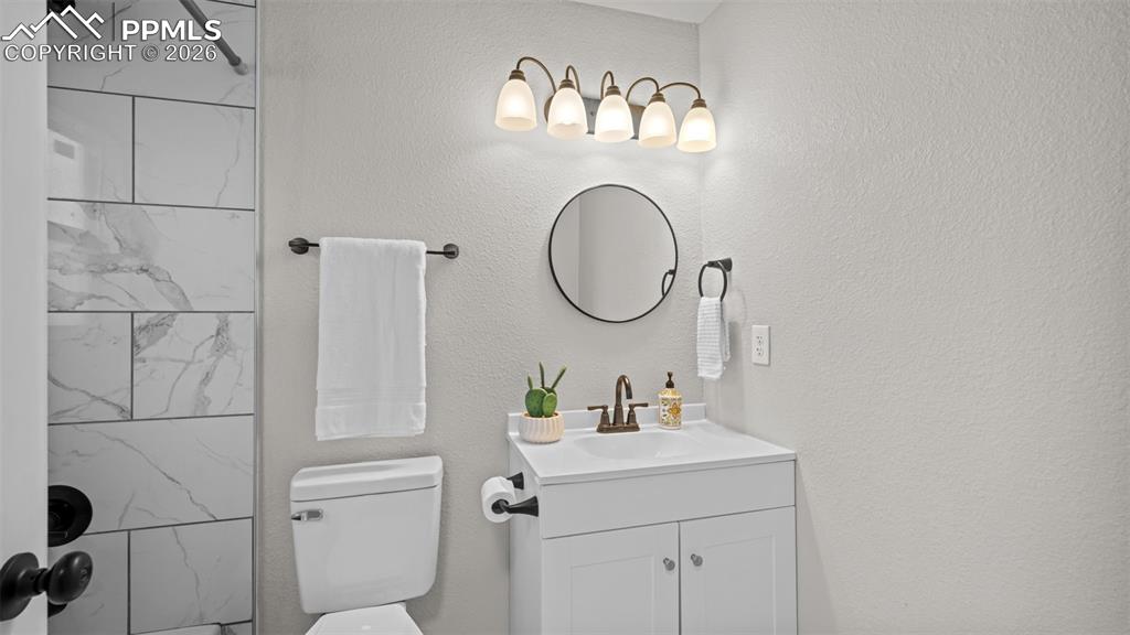 Image 16 of 37: Bathroom