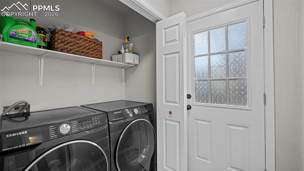 Image 17 of 37: Laundry