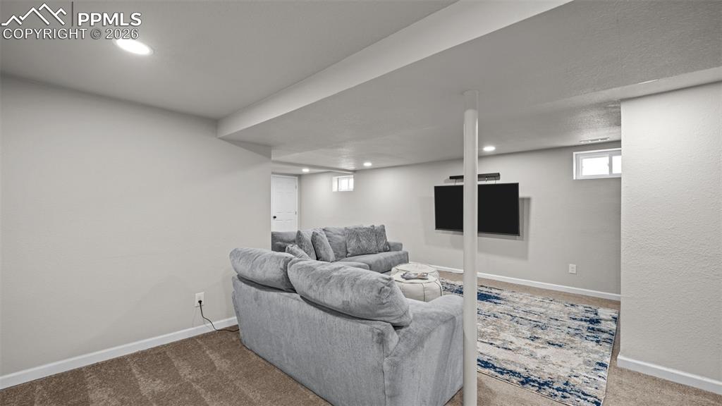 Image 25 of 37: Living Room