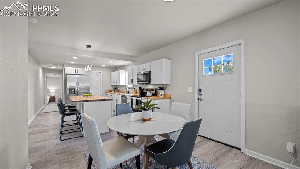 Image 8 of 37: Dining Area