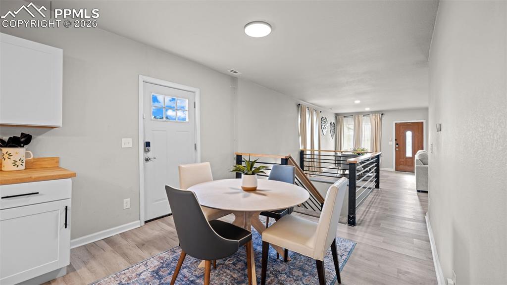 Image 9 of 37: Dining Area