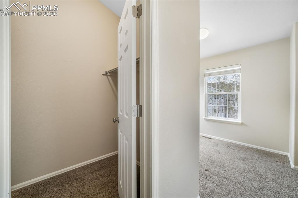 Image 22 of 48: Office