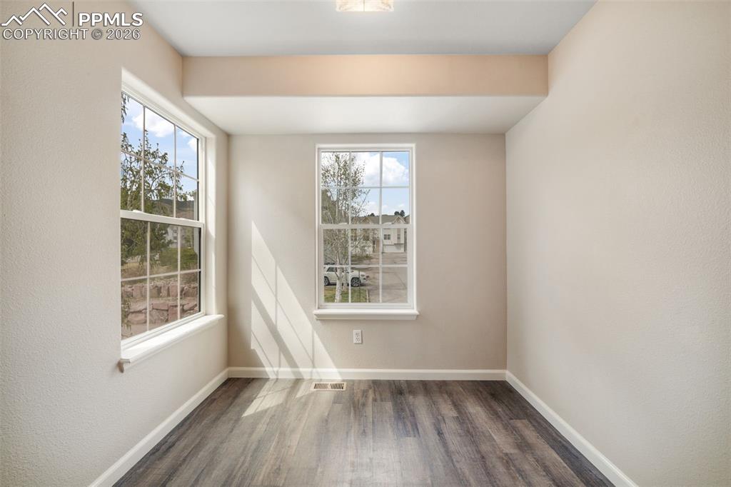 Image 24 of 48: Office