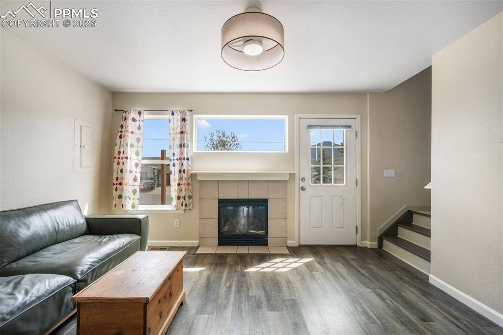 Image 4 of 48: Side of Structure