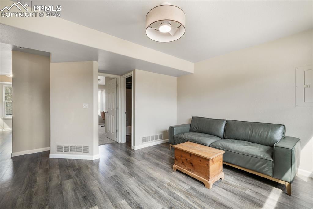 Image 6 of 48: Garage