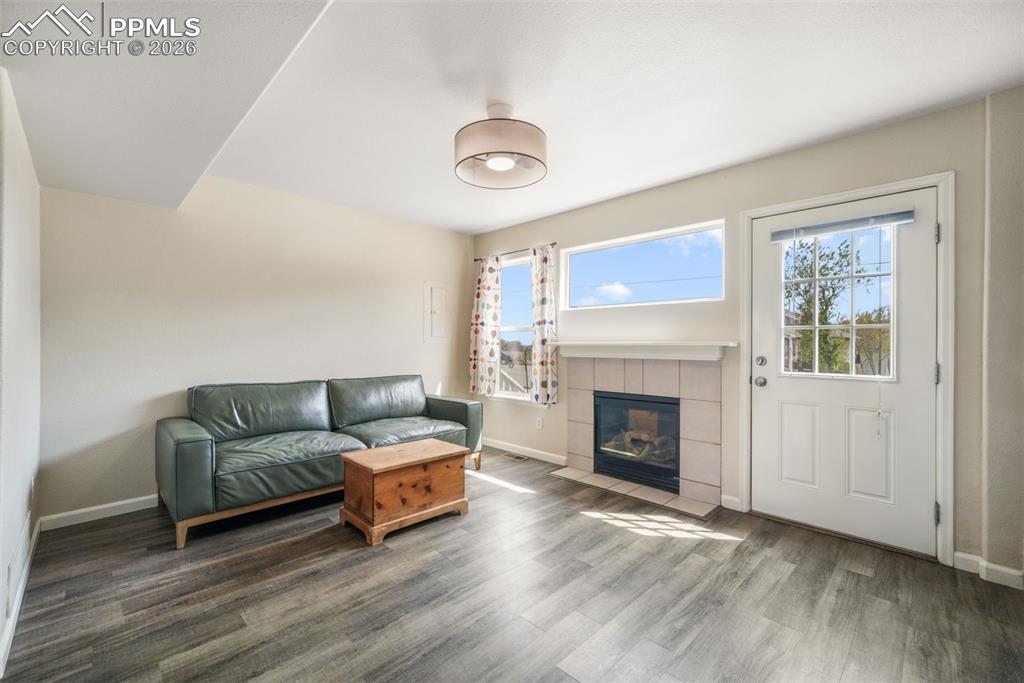 Image 8 of 48: Living Room