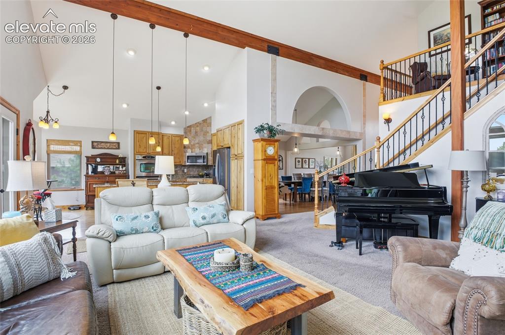 Image 19 of 50: Living Room