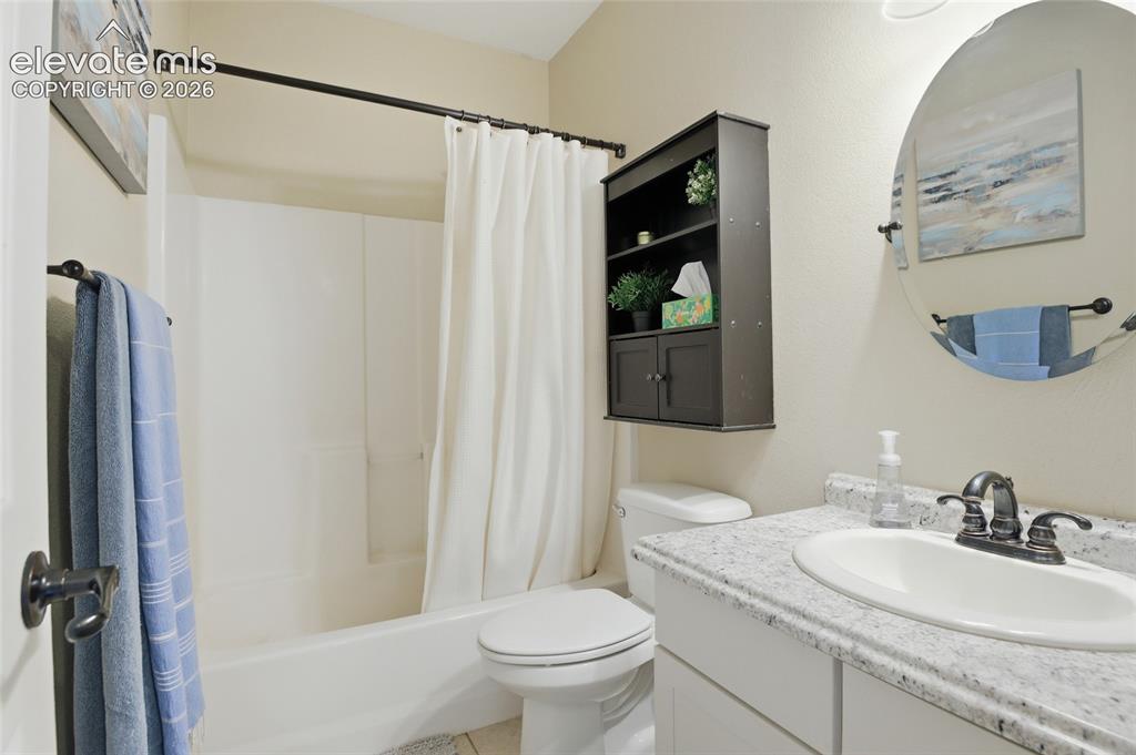 Image 44 of 50: Bathroom