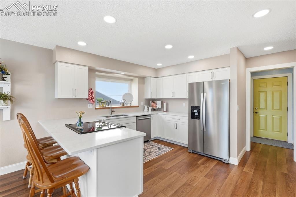 Image 18 of 50: Kitchen