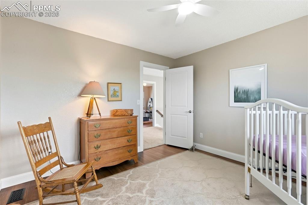 Image 27 of 50: Bedroom