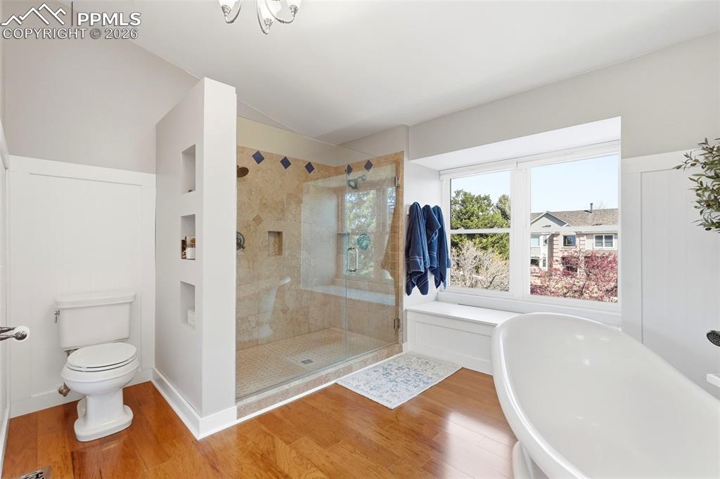 Image 34 of 50: Bathroom