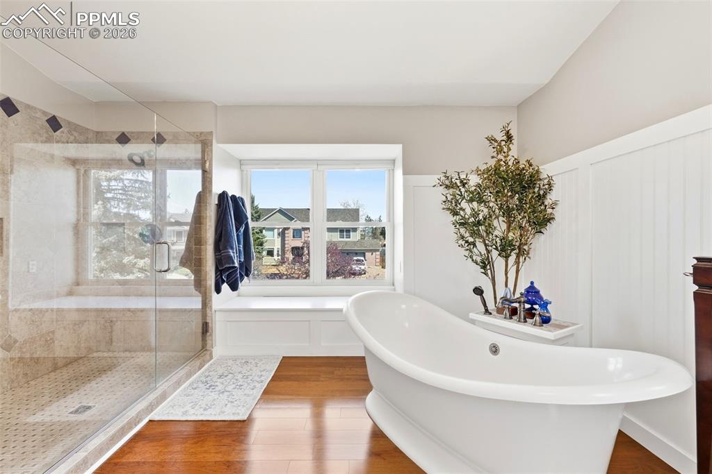 Image 36 of 50: Bathroom