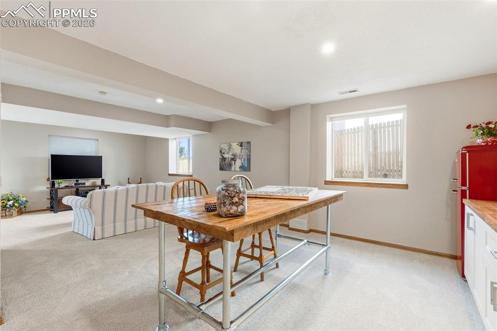 Image 43 of 50: Dining Area