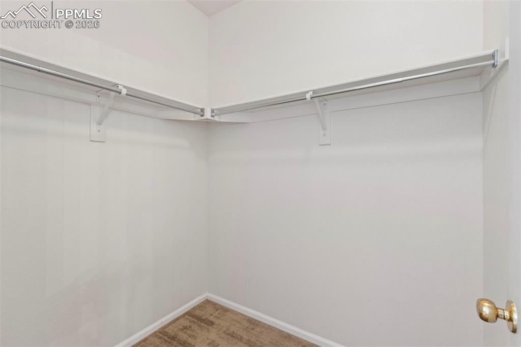 Image 18 of 24: Closet