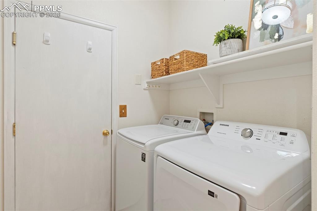 Image 20 of 24: Laundry