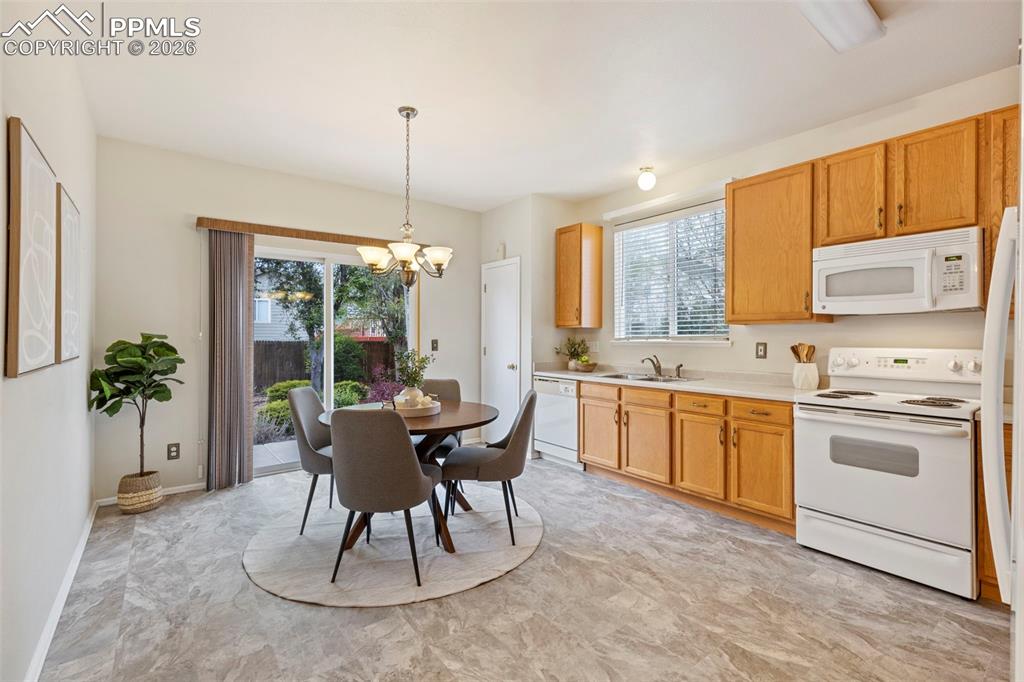 Image 9 of 24: Kitchen