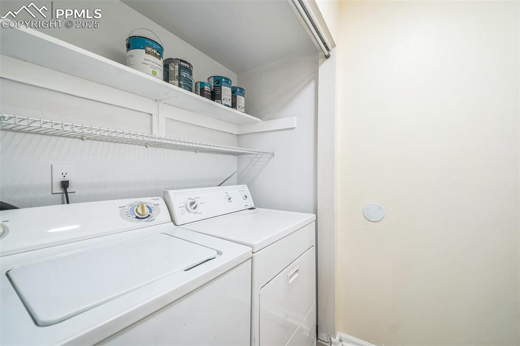 Image 14 of 31: Laundry