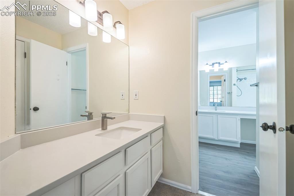 Image 21 of 31: Bathroom