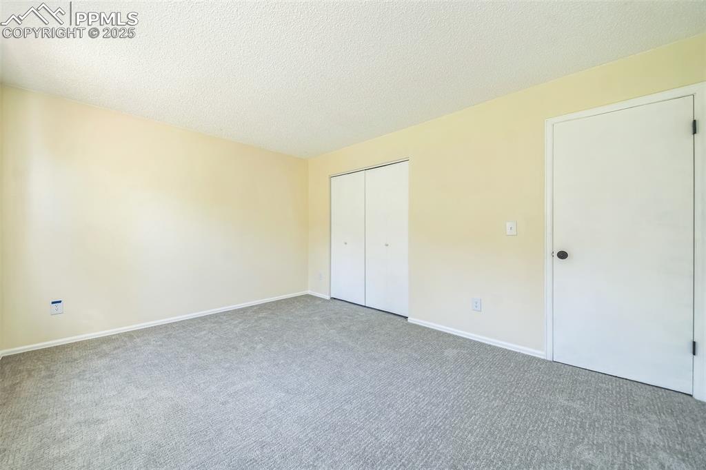 Image 24 of 31: Bedroom