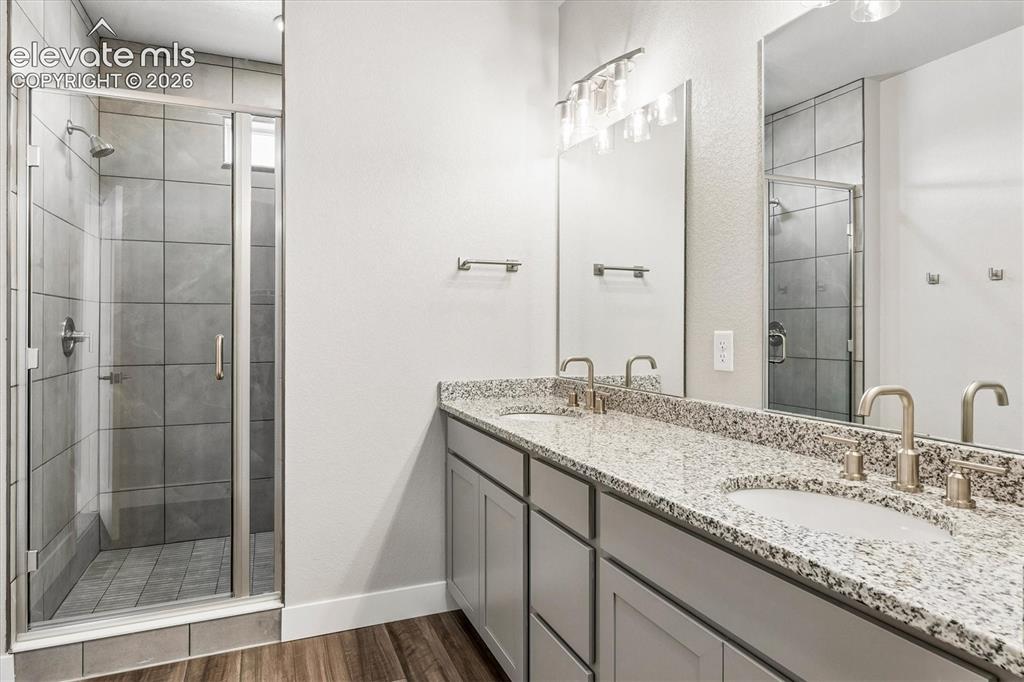 Image 13 of 22: Bathroom
