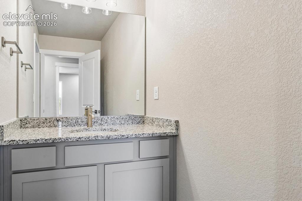 Image 18 of 22: Bathroom