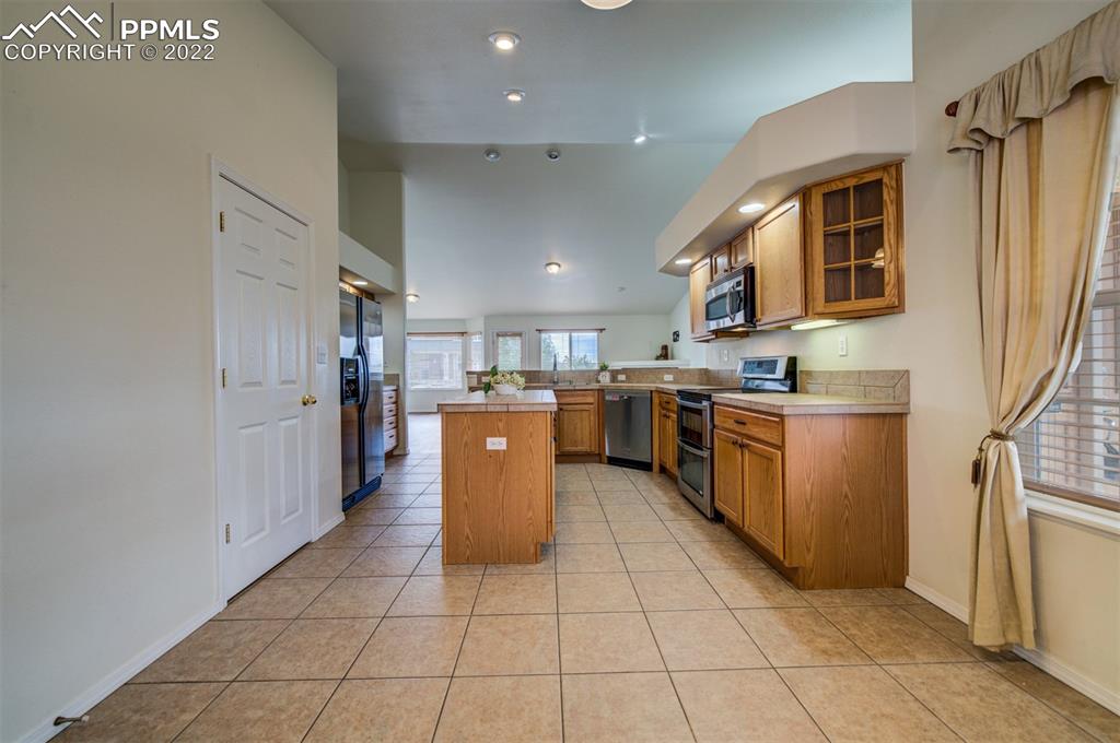 Listing 9842473, Image 17 of 49