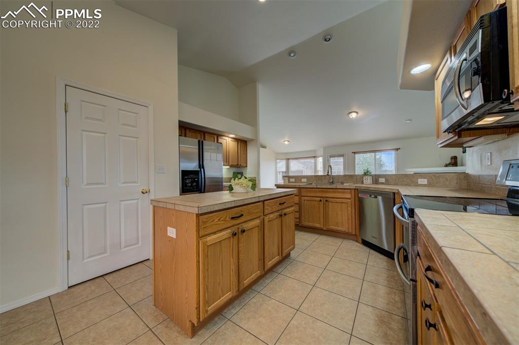 Listing 9842473, Image 18 of 49