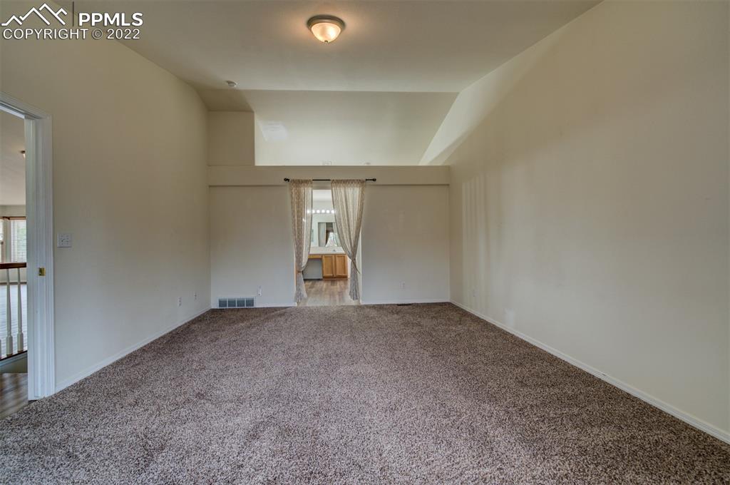 Listing 9842473, Image 24 of 49