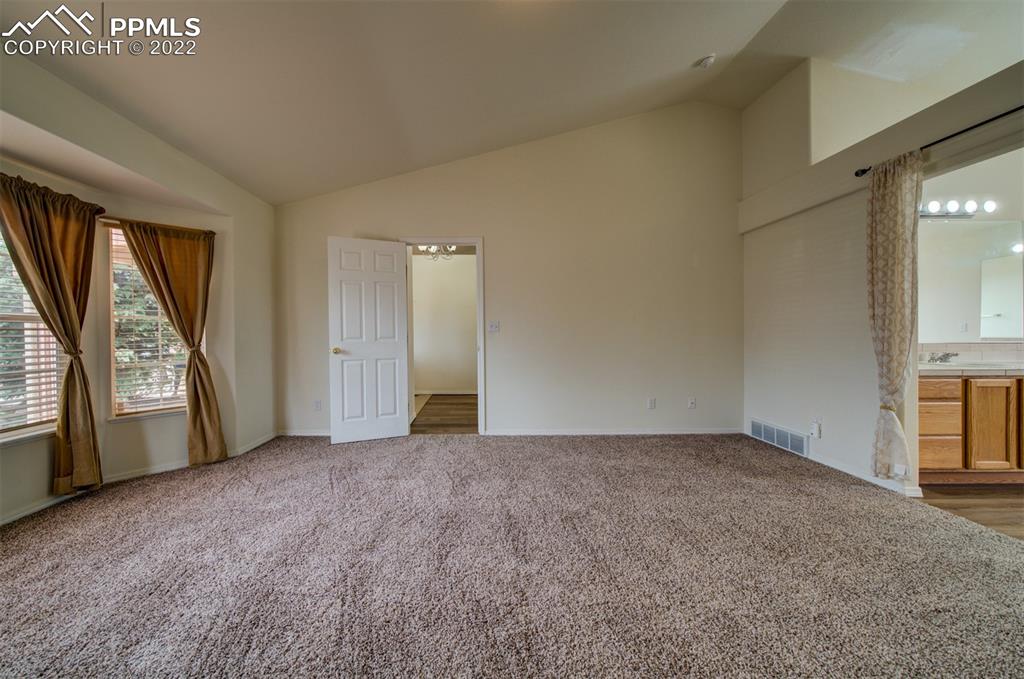Listing 9842473, Image 26 of 49