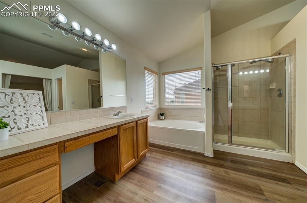 Listing 9842473, Image 27 of 49
