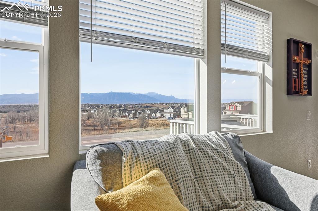 Image 11 of 42: Sitting Room