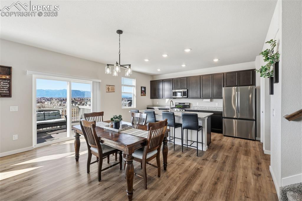 Image 12 of 42: Dining Area