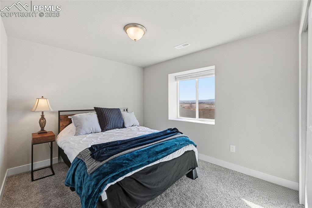 Image 34 of 42: Bedroom