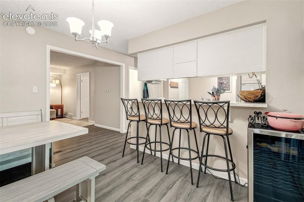 Image 9 of 25: Dining Area